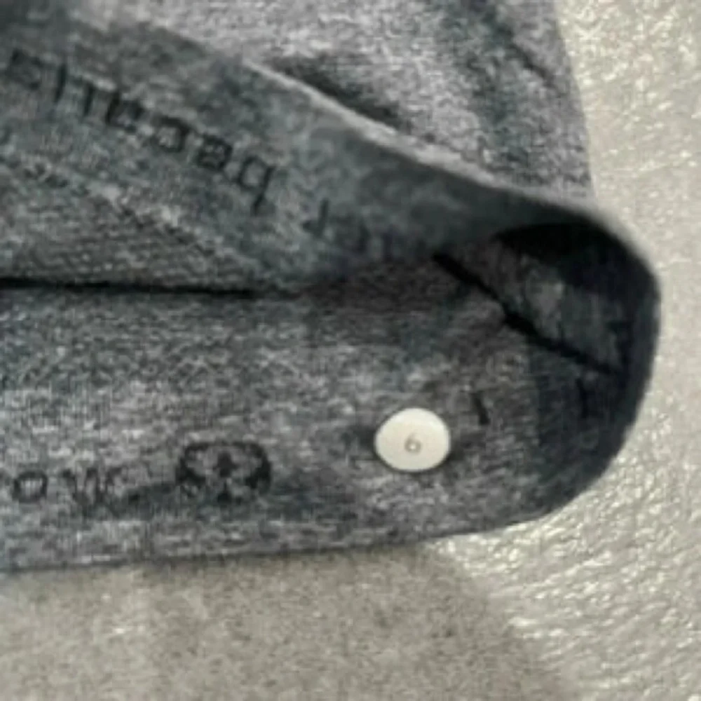 Women's Long-Sleeve Crew Neck Sweater - Gray